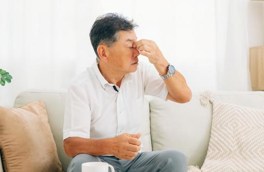 後鼻漏(こうびろう)とは?のどに流れる・張り付く不快感の原因|自力での治し方や出し方を解説!【医師監修】