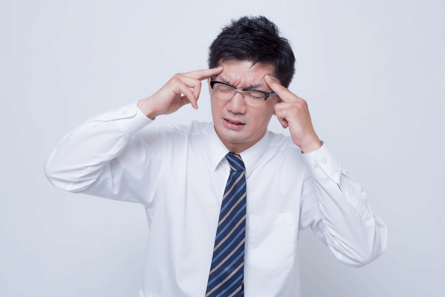 低気圧で頭痛が…「気圧頭痛」はなぜ起こる？コーヒーは効く？天気痛の治し方を医師が解説！